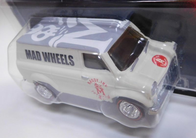 画像: MAD WHEELS (マッドホイール） 【FOR TRANSIT SUPER VAN "LOWERED"(カスタム完成品）】 FLAT WHITE/RR（送料サービス適用外） 