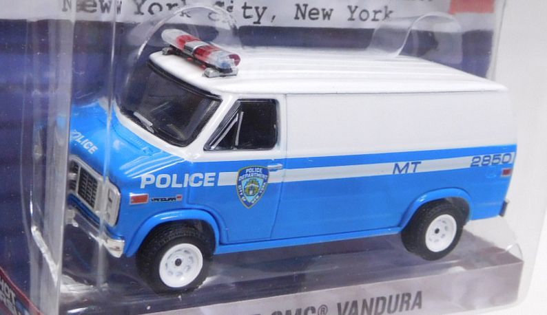 画像: 2018 GREENLIGHT HOT PURSUIT S28 【1987 GMC VANDURA】 WHITE-BLUE/RR (N.Y.P.D)