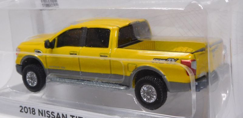 画像: 2018 GREENLIGHT NISSAN DEALER EXCLUSIVE 【2018 NISSAN TITAN XD PRO-4X】YELLOW/RR