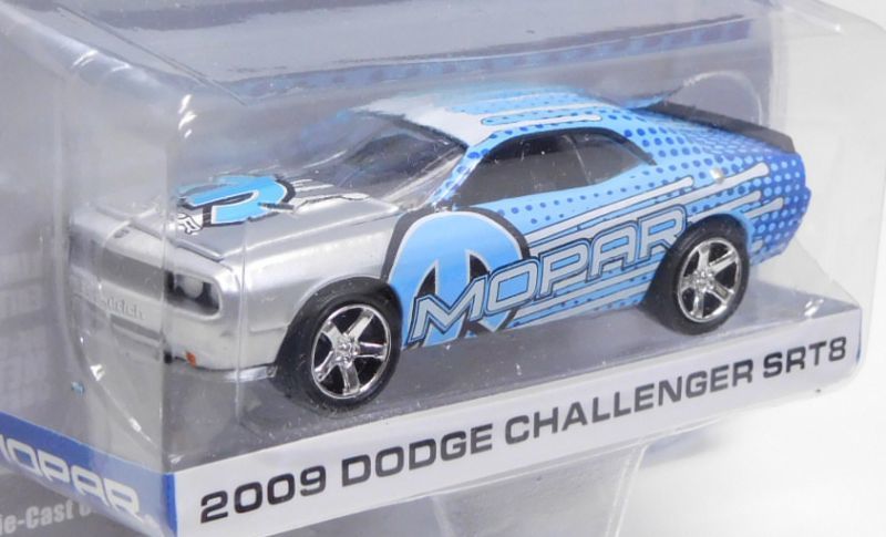 画像: 2018 GREENLIGHT HOBBY EXCLUSIVE 【"MOPAR" 2009 DODGE CHALLENGER SRT8】 SILVER/RR