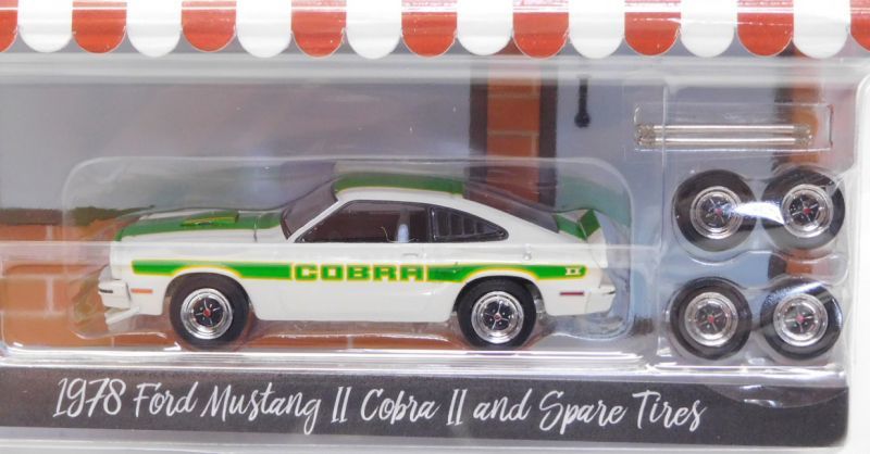 画像: 2019 GREENLIGHT THE HOBBY SHOP S5 【1978 FORD MUSTANG II COBRA II and SPARE TIRES】 CREAM-GREEN/RR