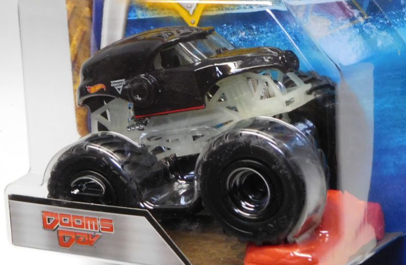 画像: 2018 MONSTER JAM includes RE-CRUSHABLE CAR! 【DOOMS DAY】 BLACK (NITE GLO CAGE)