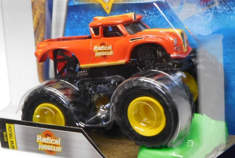 画像: 2018 MONSTER JAM includes RE-CRUSHABLE CAR! 【RADICAL RESCUE】 RED (EPIC ADDITIONS)(2018 NEW TRUCK!)