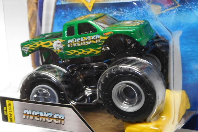 画像: 2018 MONSTER JAM includes RE-CRUSHABLE CAR! 【AVENGER】 GREEN (EPIC ADDITIONS)(2018 NEW LOOK!)