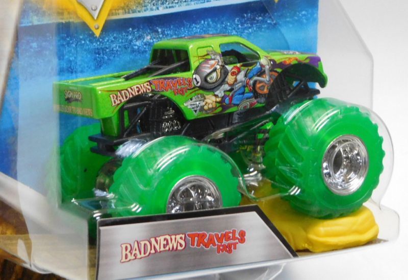 画像: 2018 MONSTER JAM includes RE-CRUSHABLE CAR! 【BAD NEWS TRAVELS FAST】 LT.GREEN (CLEAR CRUSHERS)