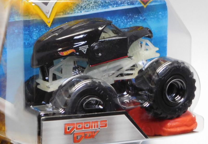 画像: 2018 MONSTER JAM includes RE-CRUSHABLE CAR! 【DOOMS DAY】 BLACK (NITE GLO CAGE)