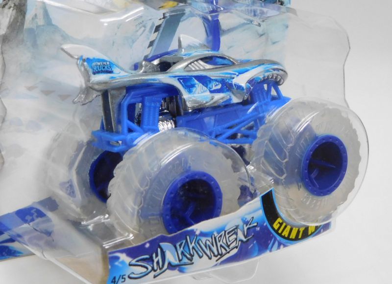 画像: 2019 HW MONSTER TRUCKS! "BLIZZARD BASHERS"【SHARK WREAK】 ZAMAC (includes COLLECTABLE FLAGL!)