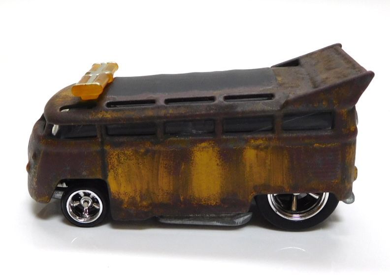 画像: ONE WORLD CUSTOM GARAGE 【VOLKSWAGEN T1 DRAG BUS (カスタム完成品）】 サビ-YELLOW/RR （送料サービス適用外） 