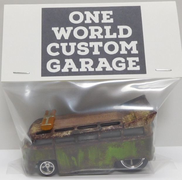 画像: ONE WORLD CUSTOM GARAGE 【VOLKSWAGEN T1 DRAG BUS (カスタム完成品）】 サビ-WHITE-GREEN/RR （送料サービス適用外） 