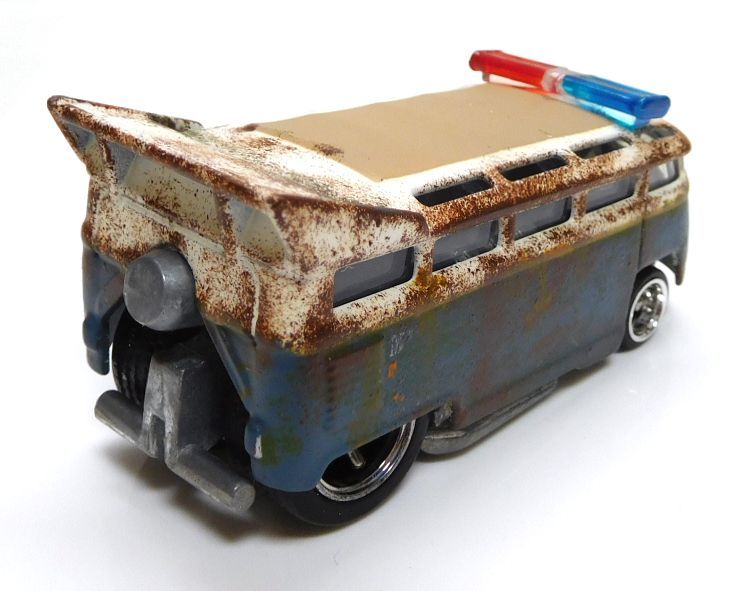 画像: ONE WORLD CUSTOM GARAGE 【VOLKSWAGEN T1 DRAG BUS (カスタム完成品）】 サビ-WHITE-PALE BLUE/RR （送料サービス適用外） 