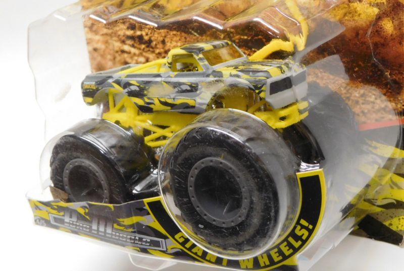 画像: 2019 HW MONSTER TRUCKS! "CAMO CRASHERS"【PURO MUSCLE】 FLAT YELLOW CAMO (includes COLLECTABLE FLAGL!)