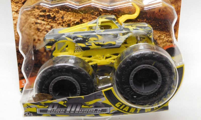 画像: 2019 HW MONSTER TRUCKS! "CAMO CRASHERS"【PURO MUSCLE】 FLAT YELLOW CAMO (includes COLLECTABLE FLAGL!)