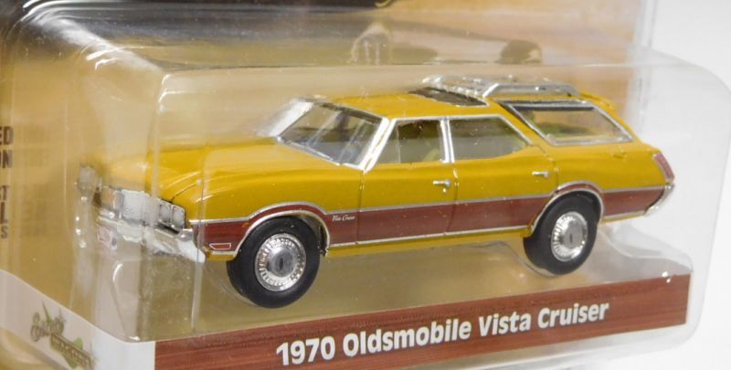 画像: 2019 GREENLIGHT ESTATE WAGON S3 【1970 OLDSMOBILE VISTA CRUISER】 DK.YELLOW-WOOD/RR 