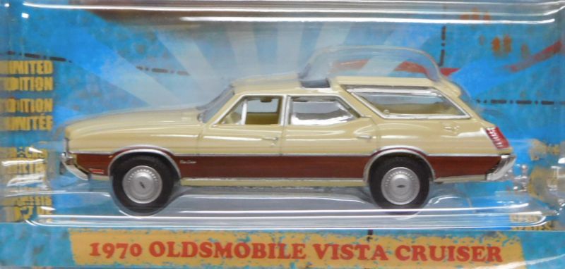 画像: 2019 GREENLIGHT HOLLYWOOD SERIES 24 【1970 OLDSMOBILE VISTA CRUISER】 CREAM-WOOD/RR (NATIONAL LAMPOON'S VACATION) 