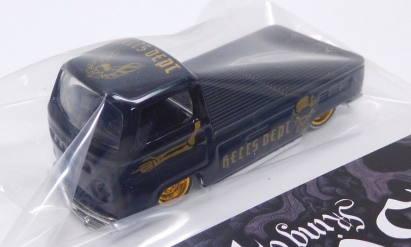 画像: HELLS DEPT 2019 - JDC13 【VOLKSWAGEN T2 PICKUP (カスタム完成品)】 BLACK(SKULL）/RR（送料サービス適用外）