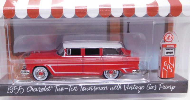 画像: 2019 GREENLIGHT THE HOBBY SHOP S7 【1955 CHEVROLET TWO-TWN TOWNSMAN with VINTAGE GAS PUMP】 RED/RR