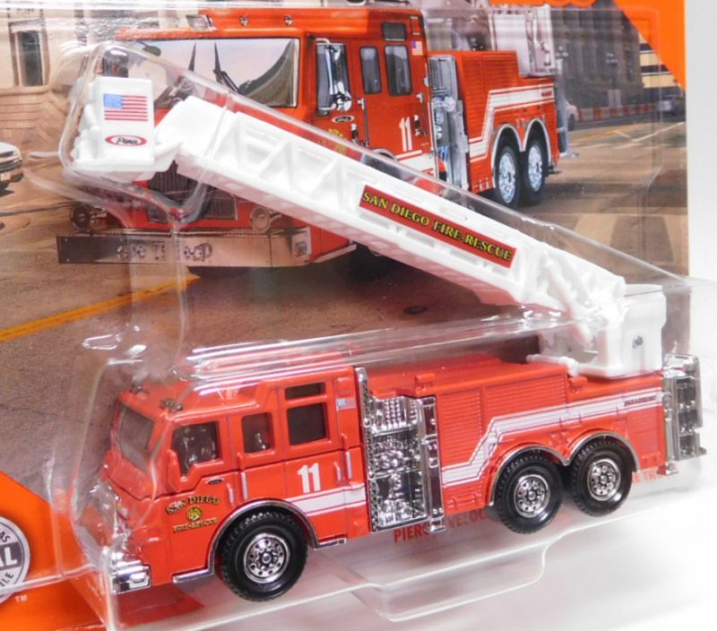 画像: 2020 REAL WORKING RIGS 【PIERCE VELOCITY AERIAL PLATFORM FIRE TRUCK】 RED