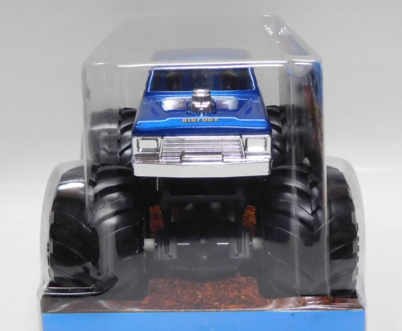 画像: 1/24 SCALE  MONSTER TRUCKS  【BIG FOOT】 BLUE (2020 CASE)