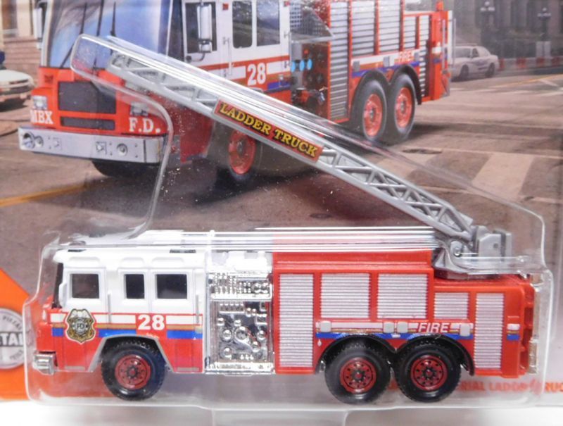 画像: 2020 REAL WORKING RIGS 【PIERCE QUANTUM AERIAL LADDER TRUCK】 RED-WHITE