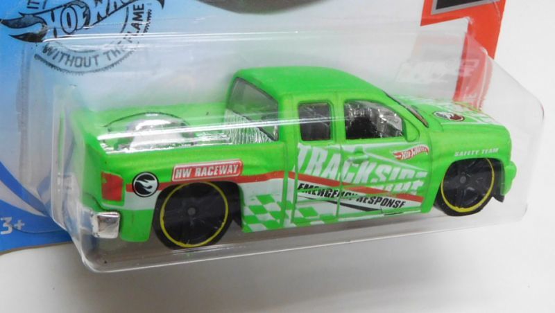 画像: 2020 TREASURE HUNTS 【CHEVY SILVERADO】NEON GREEN/PR5 (お一人様1点まで）