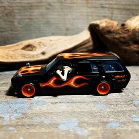 画像: HELLS DEPT 2020 - BOO Pinstriping x JDC13 【DATSUN 510 WAGON "LOWDOWN" with スカルドライバー (カスタム完成品）】BLACK(FLAMES/ORANGE-RED,ORANGE WHEELS）/RR （送料サービス適用外）