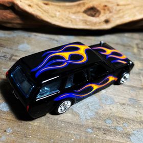 画像: HELLS DEPT 2020 - BOO Pinstriping x JDC13 【DATSUN 510 WAGON "LOWDOWN" with スカルドライバー (カスタム完成品）】BLACK(FLAMES/ORANGE-BLUE）/RR （送料サービス適用外）