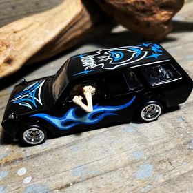 画像: HELLS DEPT 2020 - BOO Pinstriping x JDC13 【DATSUN 510 WAGON "LOWDOWN" with スカルドライバー (カスタム完成品）】BLACK(SKULL）/RR （送料サービス適用外）