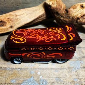 画像: HELLS DEPT 2020 - BOO Pinstriping x JDC13 【”グラデ－ション” VW DRAG BUS (カスタム完成品）】DK.RED-RED/RR （送料サービス適用外）