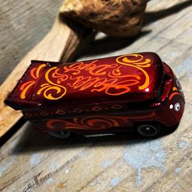 画像: HELLS DEPT 2020 - BOO Pinstriping x JDC13 【”グラデ－ション” VW DRAG BUS (カスタム完成品）】DK.RED-RED/RR （送料サービス適用外）