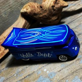 画像: HELLS DEPT 2020 - BOO Pinstriping x JDC13 【”グラデ－ション” VW DRAG BUS (カスタム完成品）】DK.BLUE-BLUE(HD)/RR （送料サービス適用外）