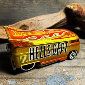 画像: HELLS DEPT 2020 - BOO Pinstriping x JDC13 【”グラデ－ション” VW DRAG BUS (カスタム完成品）】YELLOW-ORANGE(HD)/RR （送料サービス適用外）