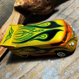 画像: HELLS DEPT 2020 - BOO Pinstriping x JDC13 【”グラデ－ション” VW DRAG BUS (カスタム完成品）】YELLOW-ORANGE(GR)/RR （送料サービス適用外）