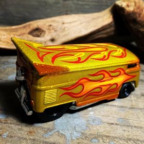 画像: HELLS DEPT 2020 - BOO Pinstriping x JDC13 【”グラデ－ション” VW DRAG BUS (カスタム完成品）】YELLOW-ORANGE(3RED)/RR （送料サービス適用外）