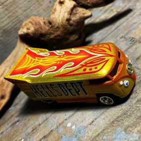 画像: HELLS DEPT 2020 - BOO Pinstriping x JDC13 【”グラデ－ション” VW DRAG BUS (カスタム完成品）】YELLOW-ORANGE(HD)/RR （送料サービス適用外）