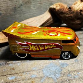 画像: HELLS DEPT 2020 - BOO Pinstriping x JDC13 【”グラデ－ション” VW DRAG BUS (カスタム完成品）】YELLOW-ORANGE(HW)/RR （送料サービス適用外）