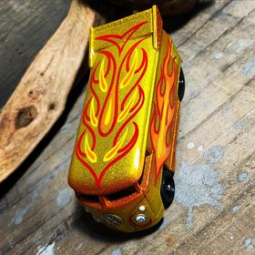 画像: HELLS DEPT 2020 - BOO Pinstriping x JDC13 【”グラデ－ション” VW DRAG BUS (カスタム完成品）】YELLOW-ORANGE(3RED)/RR （送料サービス適用外）