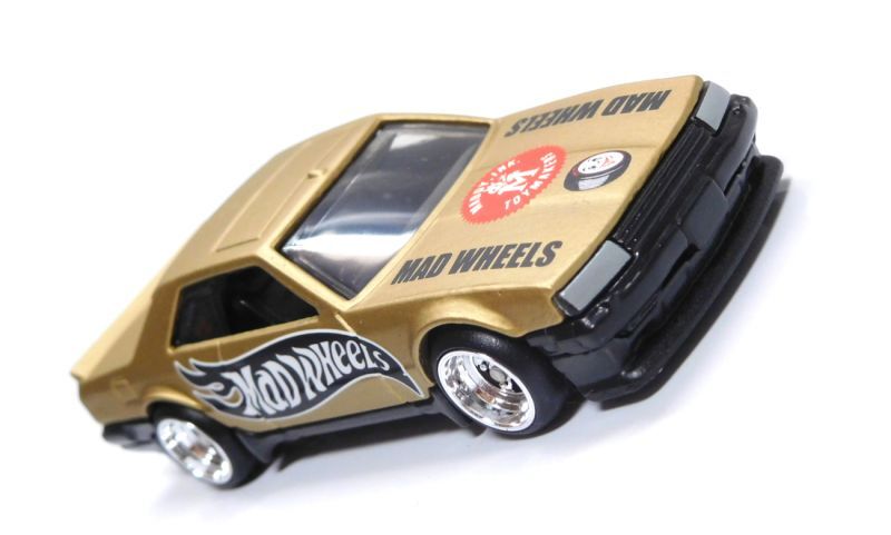 画像: MAD WHEELS (マッドホイール） 【'82 NISSAN SKYLINE R30 (カスタム完成品）】FLAT GOLD/RR （送料サービス適用外） 