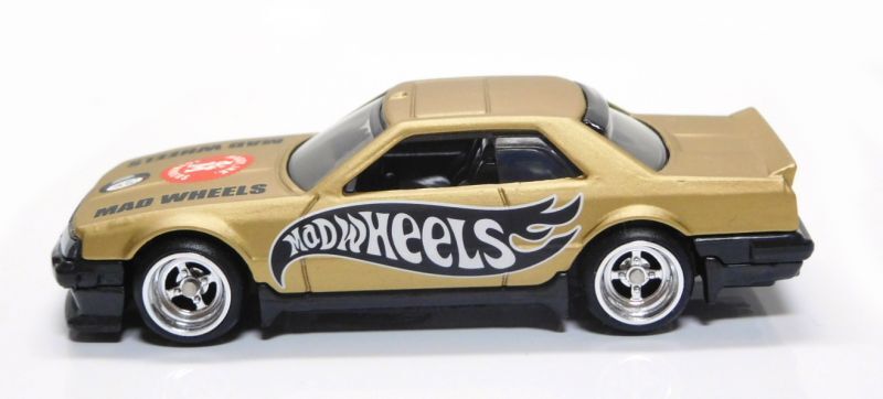 画像: MAD WHEELS (マッドホイール） 【'82 NISSAN SKYLINE R30 (カスタム完成品）】FLAT GOLD/RR （送料サービス適用外） 