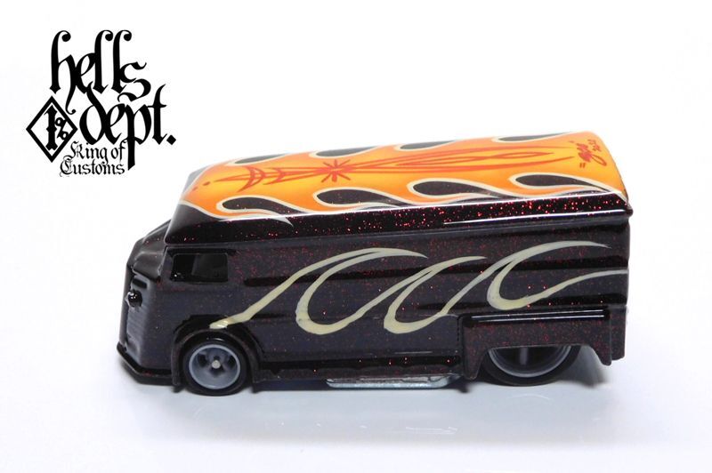 画像: HELLS DEPT 2020 - BOO Pinstriping 【DRAG H-VAN (MOONEYES VW DRAG BUS(LOOSE)付き） (カスタム完成品）】MET.DK.RED （送料サービス適用外）