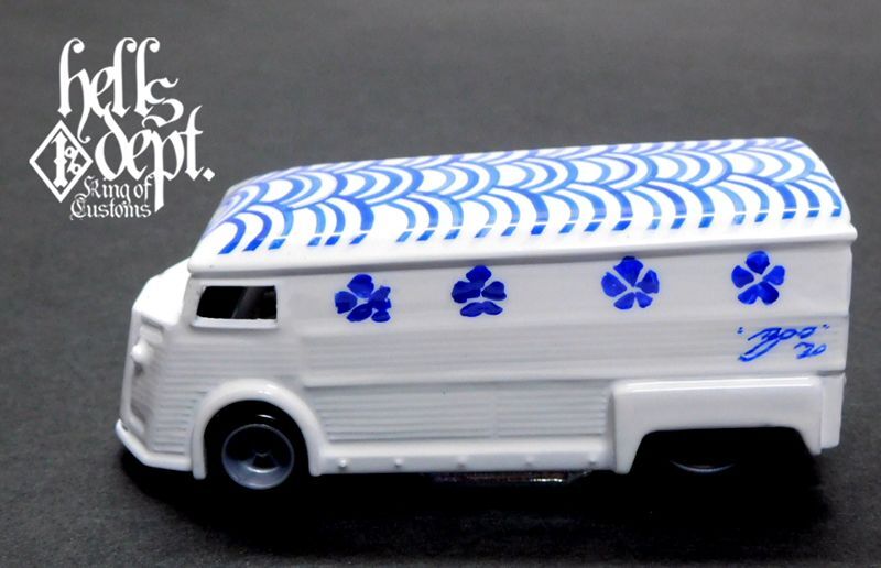 画像: HELLS DEPT 2020 - BOO Pinstriping 【”陶器シリーズ” DRAG H-VAN (MOONEYES VW DRAG BUS(LOOSE)付き） (カスタム完成品）】WHITE（送料サービス適用外）