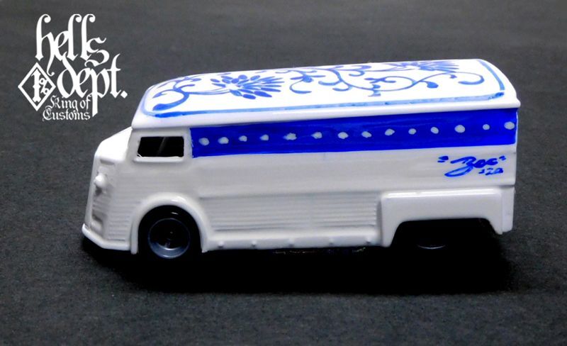 画像: HELLS DEPT 2020 - BOO Pinstriping 【”陶器シリーズ” DRAG H-VAN (MOONEYES VW DRAG BUS(LOOSE)付き） (カスタム完成品）】WHITE（送料サービス適用外）