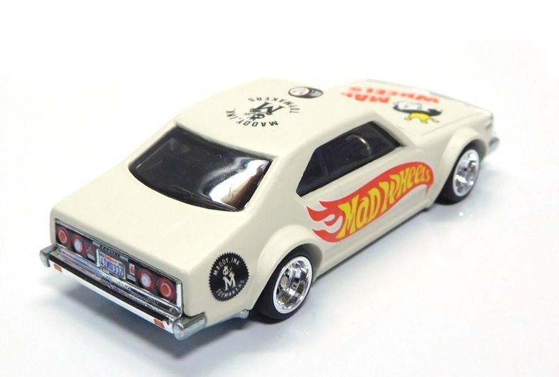 画像: MAD WHEELS (マッドホイール） 【NISSAN SKYLINE C210 (カスタム完成品）】WHITE/RR （送料サービス適用外） 