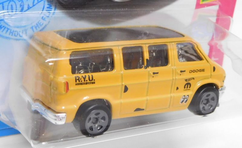 画像: 【DODGE VAN】YELLOW/5SP (MOON EYES, MOPAR TAMPO) (NEW CAST) （ほぼパック割れ）