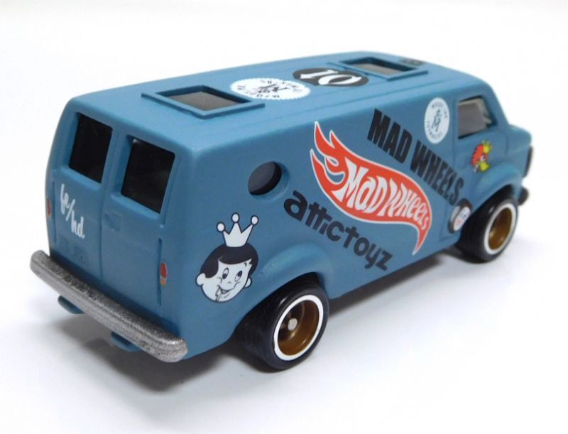 画像: MAD WHEELS (マッドホイール） 【1975 CHEVY VAN (カスタム完成品）】FLAT PALE BLUE/RR （送料サービス適用外） 