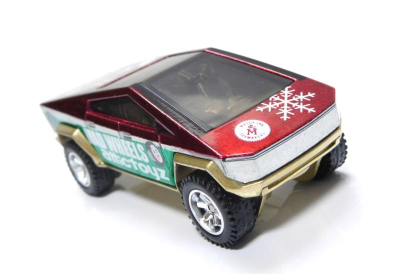 画像: MAD WHEELS (マッドホイール） 【"HOLIDAY EDITION" TESLA CYBERTRUCK (カスタム完成品）】RED-GREEN/RR （送料サービス適用外） 