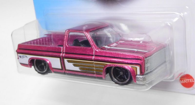 画像: 2021 HW LEGENDS TOUR EXCLUSIVE  【'83 CHEVY SILVERADO with キャップ・キーホルダー・バンダナ】  SPEC.PINK/RR（予約不可） 