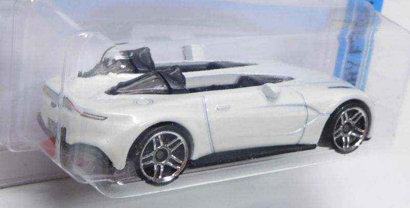 画像: 【ASTON MARTIN V12 SPEEDSTER】WHITE/PR5