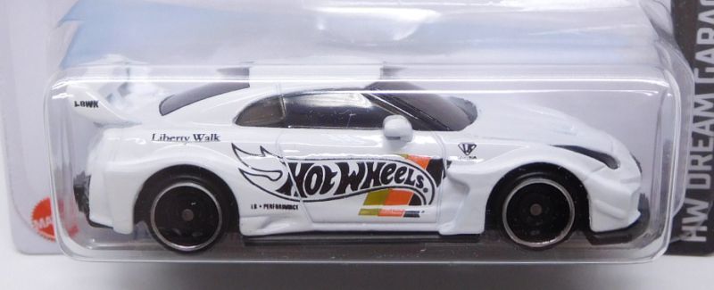 画像: 【"LIBERTY WALK" LB-SILHOUETTE WORKS GT NISSAN 35GT-RR VER.2】WHITE/DD8