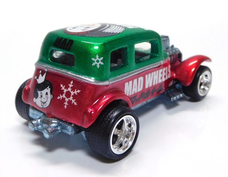 画像: MAD WHEELS (マッドホイール） 【"HOLIDAY" '32 FORD VICKY (カスタム完成品）】SPEC.GREEN-RED/RR （送料サービス適用外） 