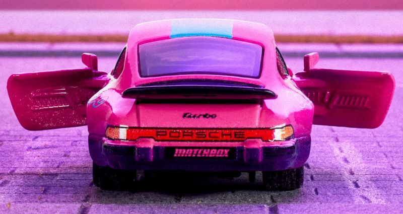 画像: 2022 MATTEL CREATIONS EXCLUSIVE 【'80 PORSCHE 911 TURBO】HOT PINK/RR